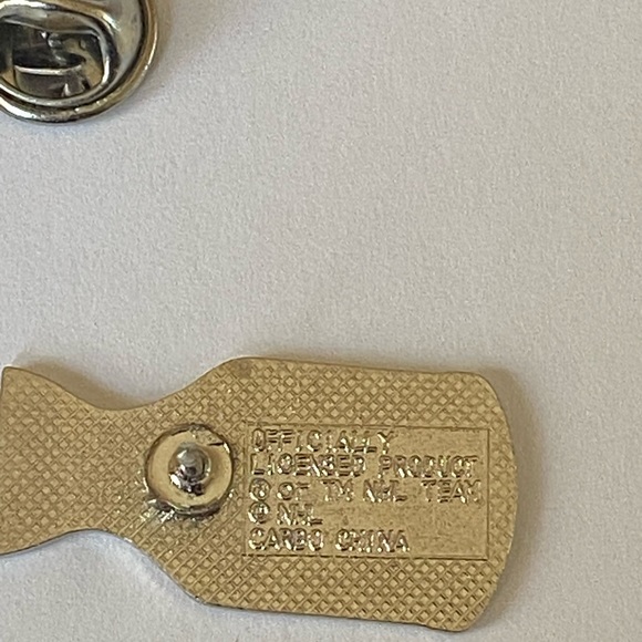 1996 Stanley Cup Champions Colorado Avalanche Officially Licensed Pin. - Picture 5 of 7